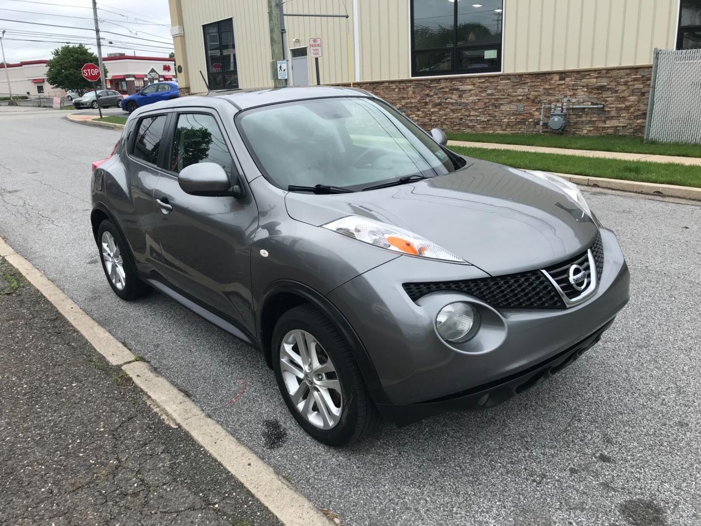 2013 Gray /Black Nissan Juke S (JN8AF5MV5DT) with an 1.6 V4 engine, Automatic transmission, located at 577 Chester Pike, Prospect Park, PA, 19076, (610) 237-1015, 39.886154, -75.302338 - Photo#3